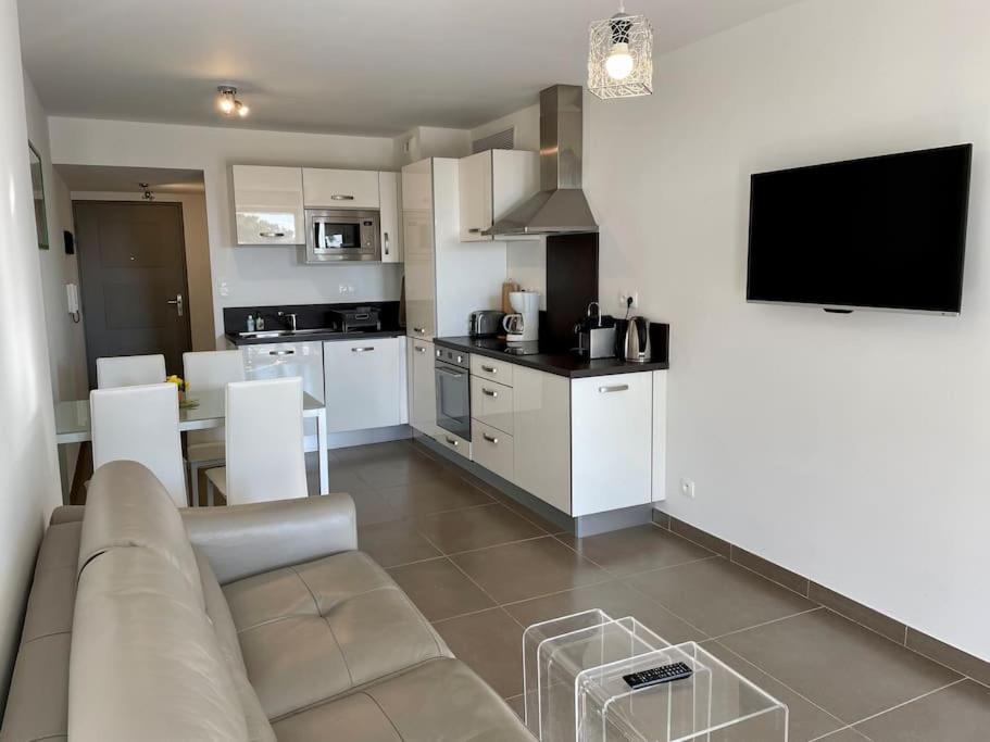 17 - Appartement Neuf, Parking Terrasse Et Jolie Vue Bandol Exterior photo